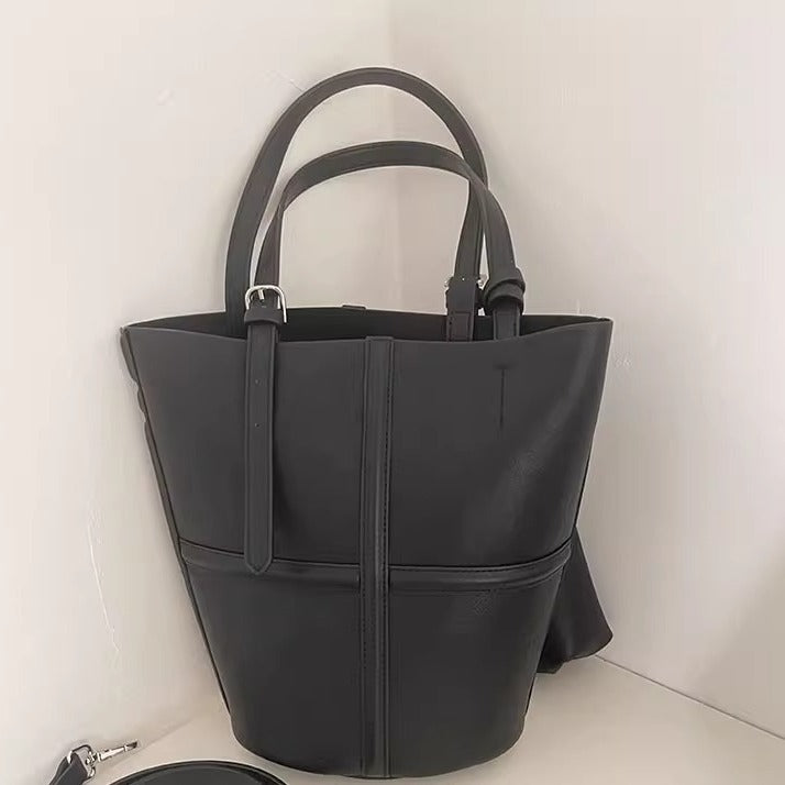 日韩慵懒水桶包女真皮单肩包时尚简约软皮上班通勤大容量斜挎包包