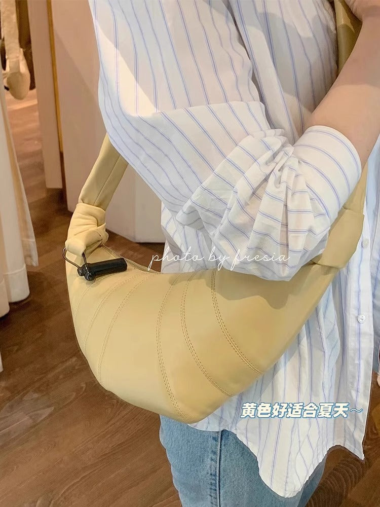 中号牛角包可颂包中性大容量慵懒流浪包斜挎包 直播一件代发批发