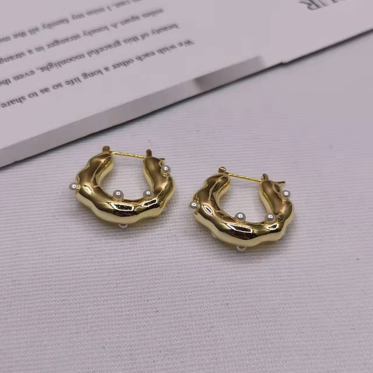 赛家21新款U形不规则耳环女珍珠光面高级感气质镀金几何形耳扣