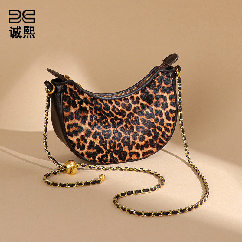 新潮时尚豹纹饺子包真皮马毛新月包质感小众斜挎月牙包复古单肩包