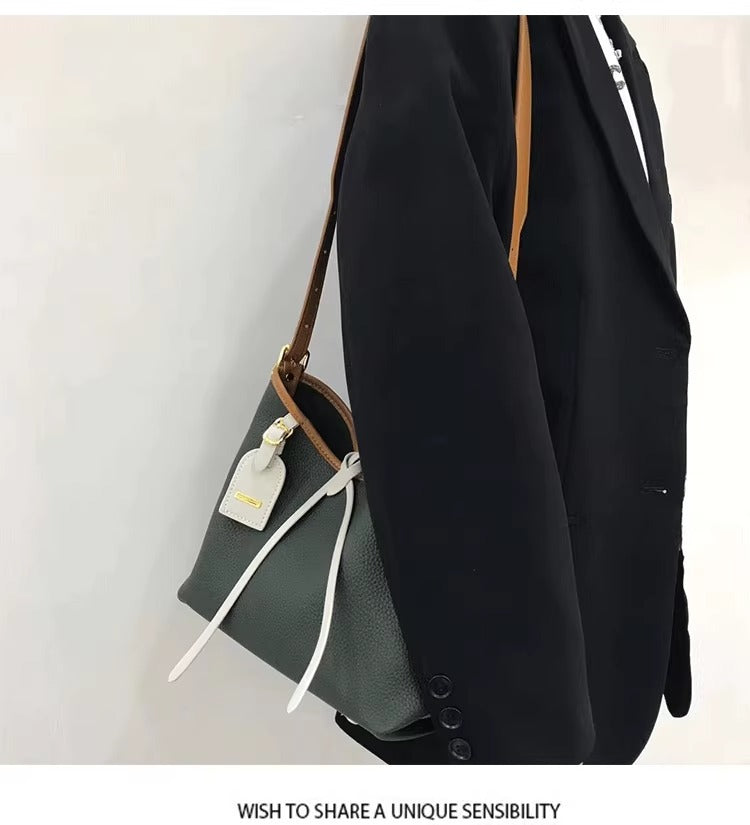 托特包女大容量手提包2024新款潮小众设计单肩斜挎包腋下包水桶包