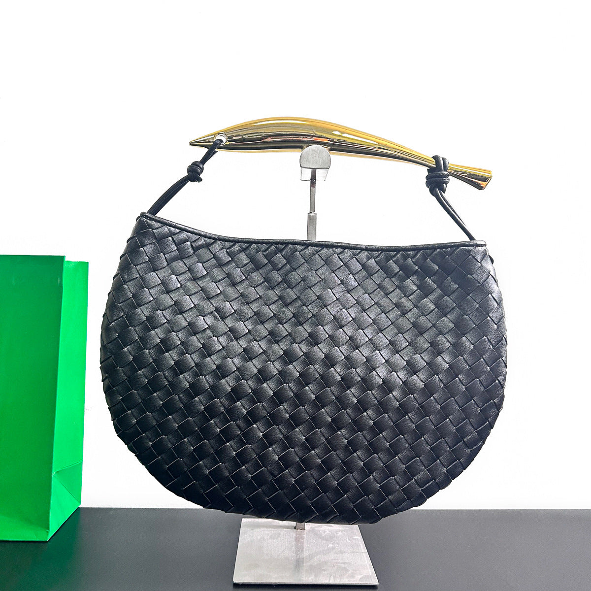 物著设计大金属手把编织饺子包2023手拎包真皮手提包宽肩带水桶