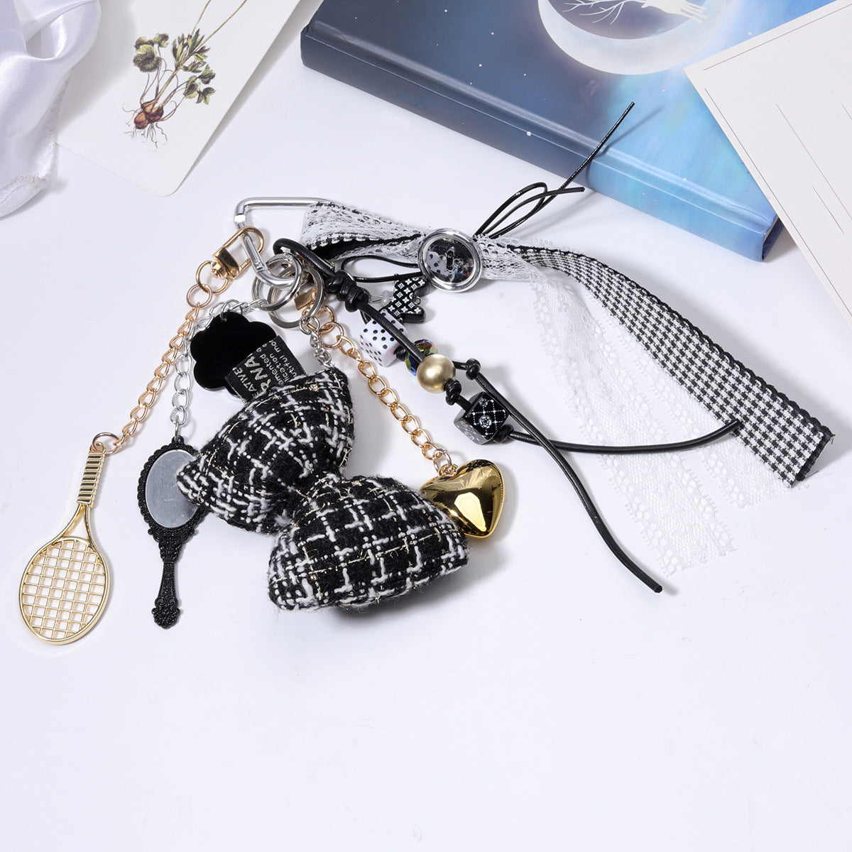 跨境货源义乌现货diy包包串珠挂件批发miu系包挂绳子手机链配饰