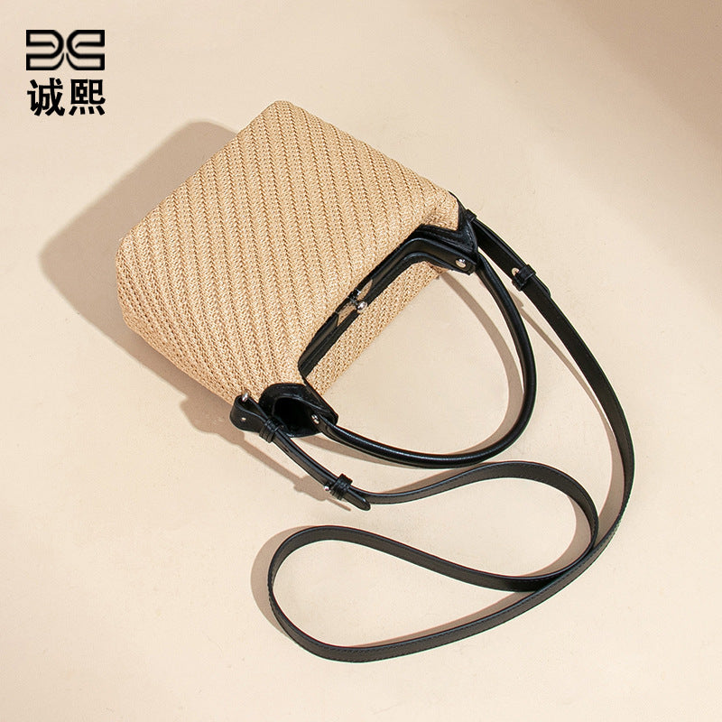 拉菲草女包2025夏季新款手提饭盒包简约单肩斜跨包休闲百搭草编包