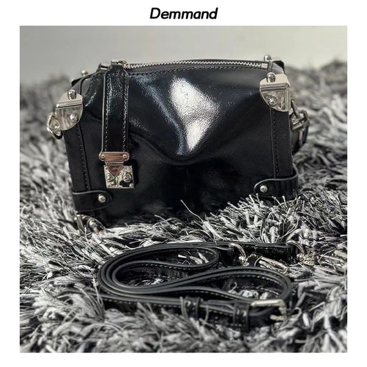 2024真皮手拎盒子包手抓纹褶皱油蜡头层牛皮铆钉机车包斜挎潮酷包