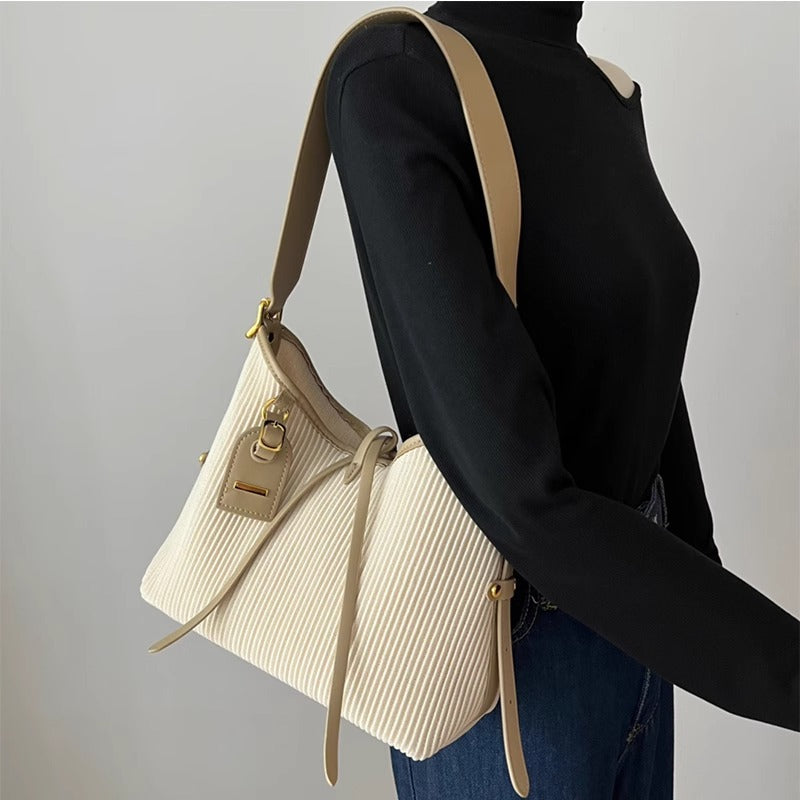 托特包女大容量手提包2024新款潮小众设计单肩斜挎包腋下包水桶包