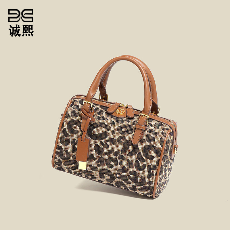 复古通勤女包大容量波士顿包2023秋冬新款网红直播货源豹纹枕头包