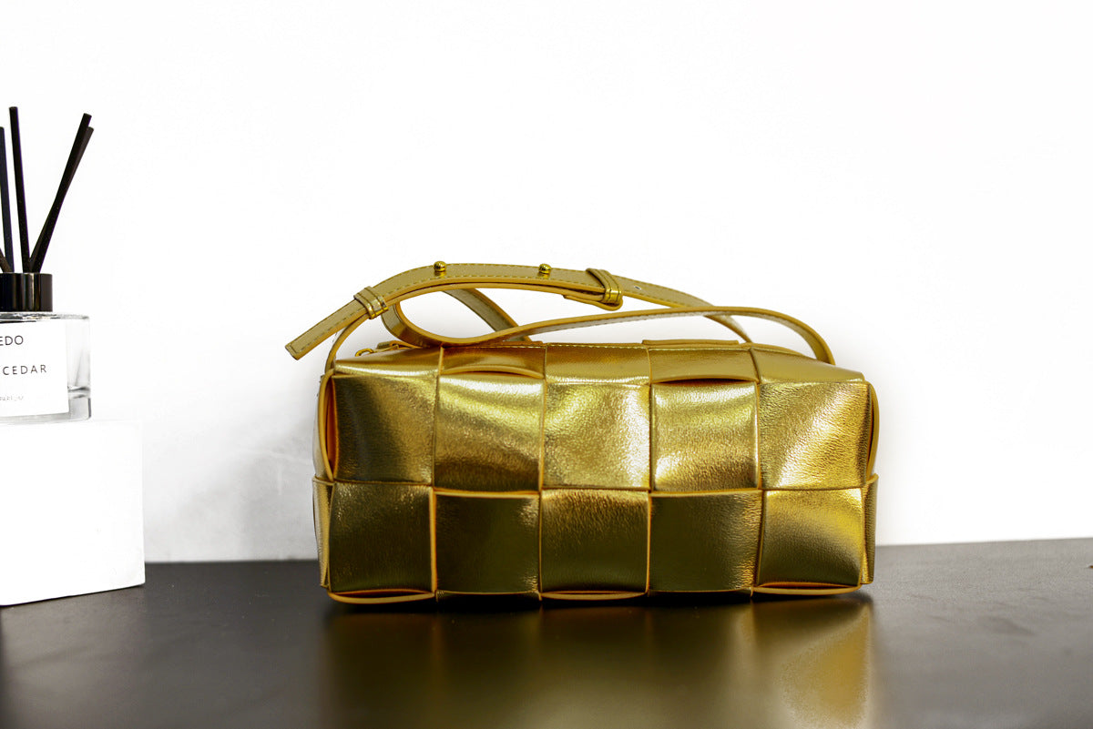 腰包真皮女包编织包包2022新款单肩斜挎胸包女简约时尚轻奢