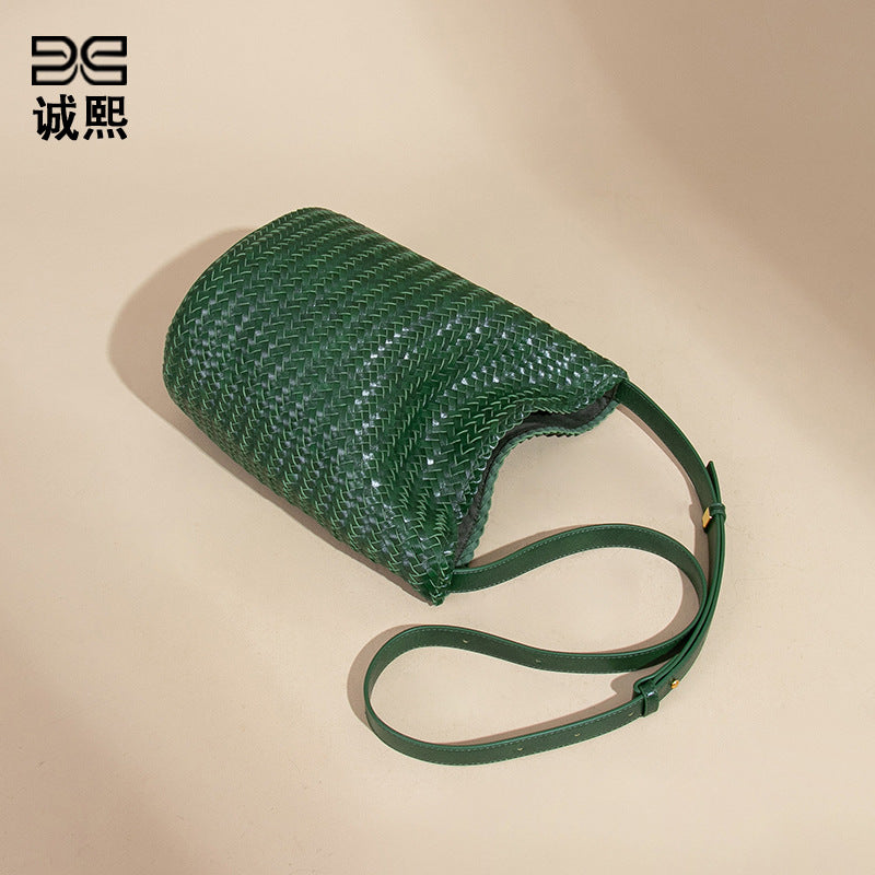 跨境新款复古大容量水桶包定制女士编织包纯色休闲百搭单肩斜跨包