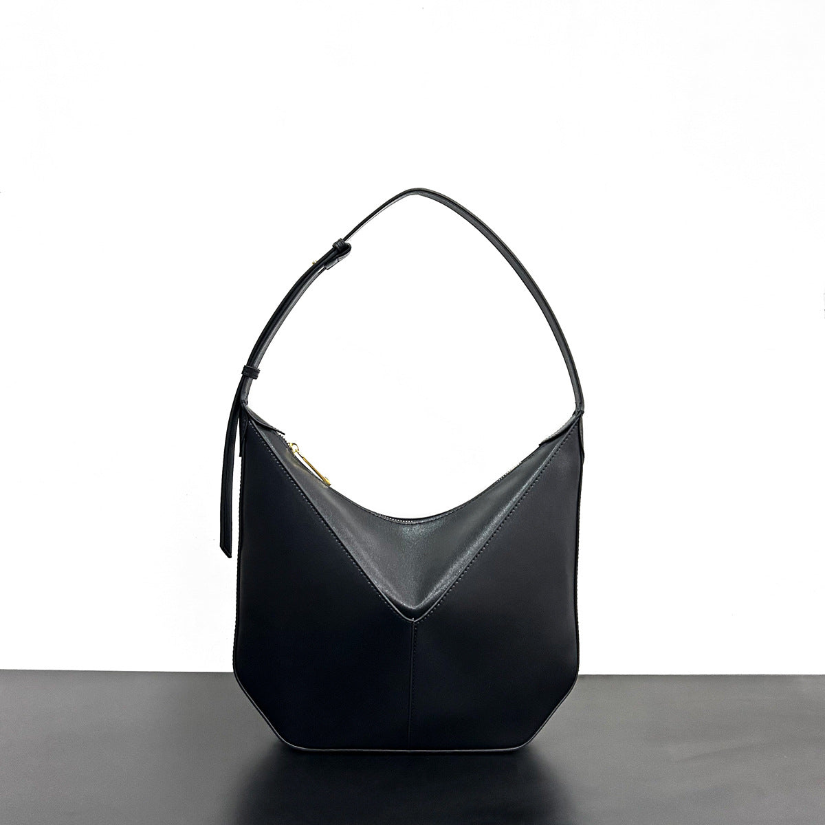 2024新款小牛皮高级感小众设计黑边手提单肩斜挎腋下包真皮吊床包