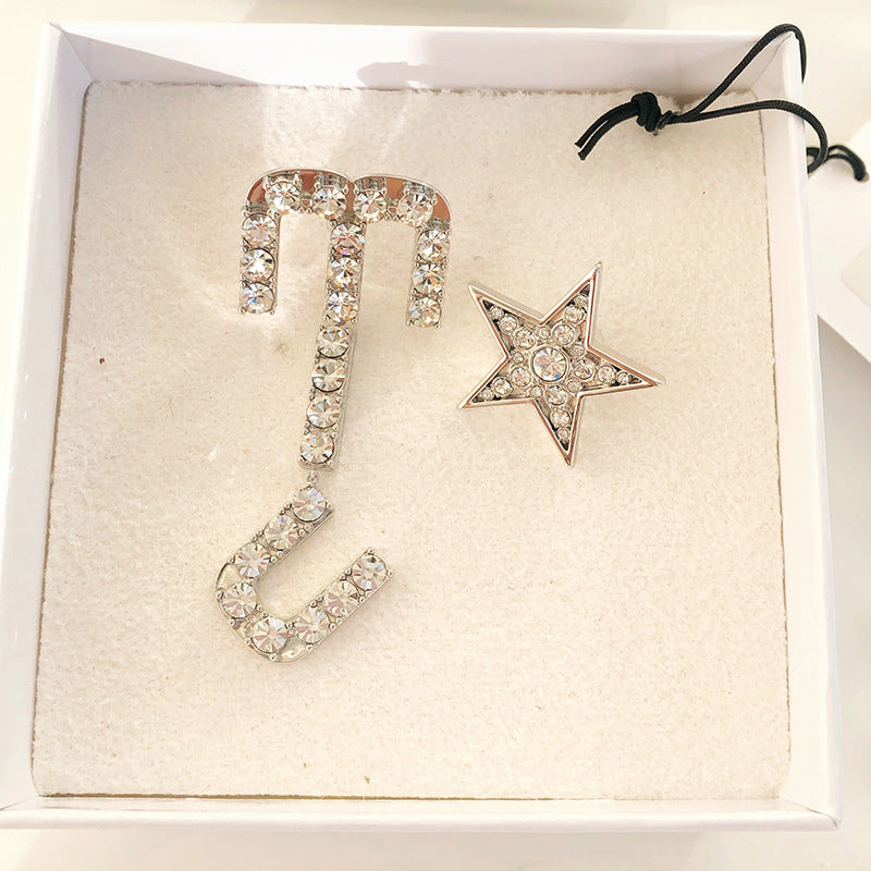 缪家春夏新款MIU字母满钻耳环不对称耳吊女水晶耳坠个性气质大方