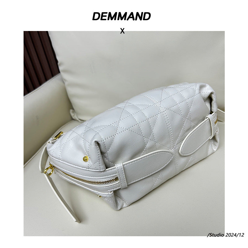 2025新款头层牛皮平纹爆裂纹饺子包油蜡松弛慵懒百搭休闲饭盒包女