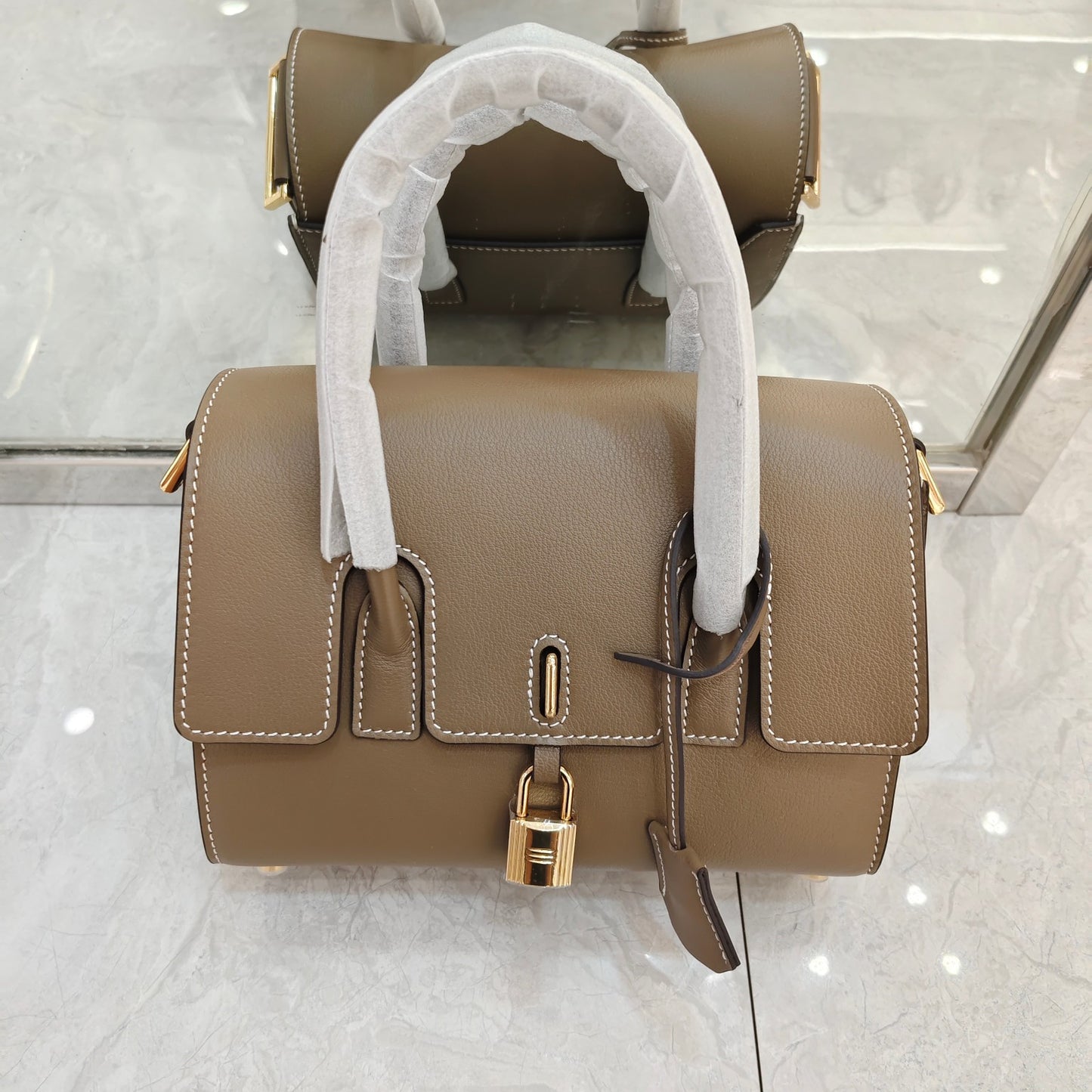 大容量上班通勤单肩斜挎包高级感真皮托特包女士2024新款通勤包包