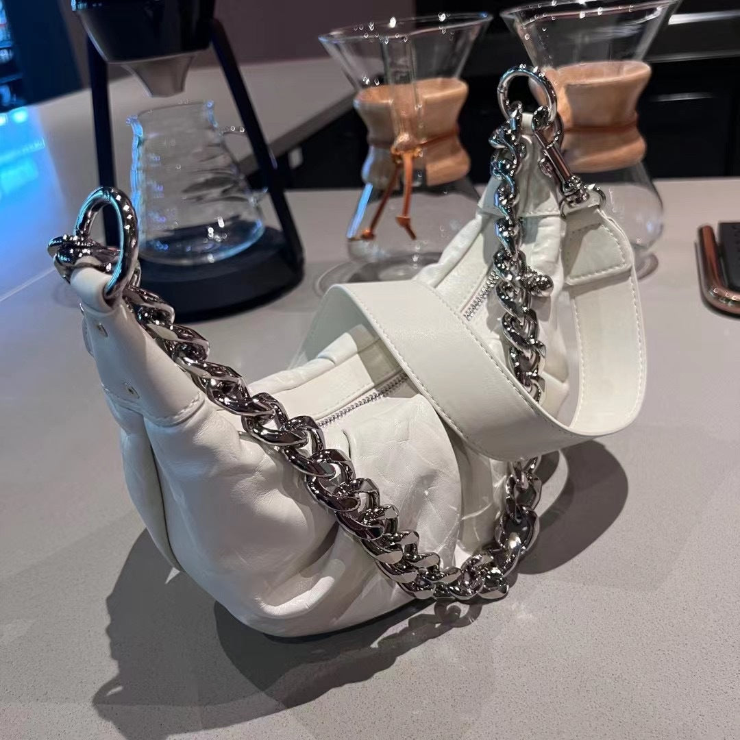 2023新款潮时尚褶皱马鞍包休闲链条单肩新月包百搭网红软皮斜挎包