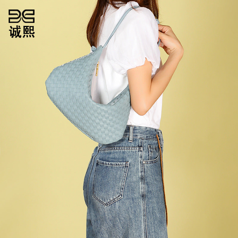 编织大容量包包女质感流行网红饺子包小众设计休闲百搭单肩腋下包