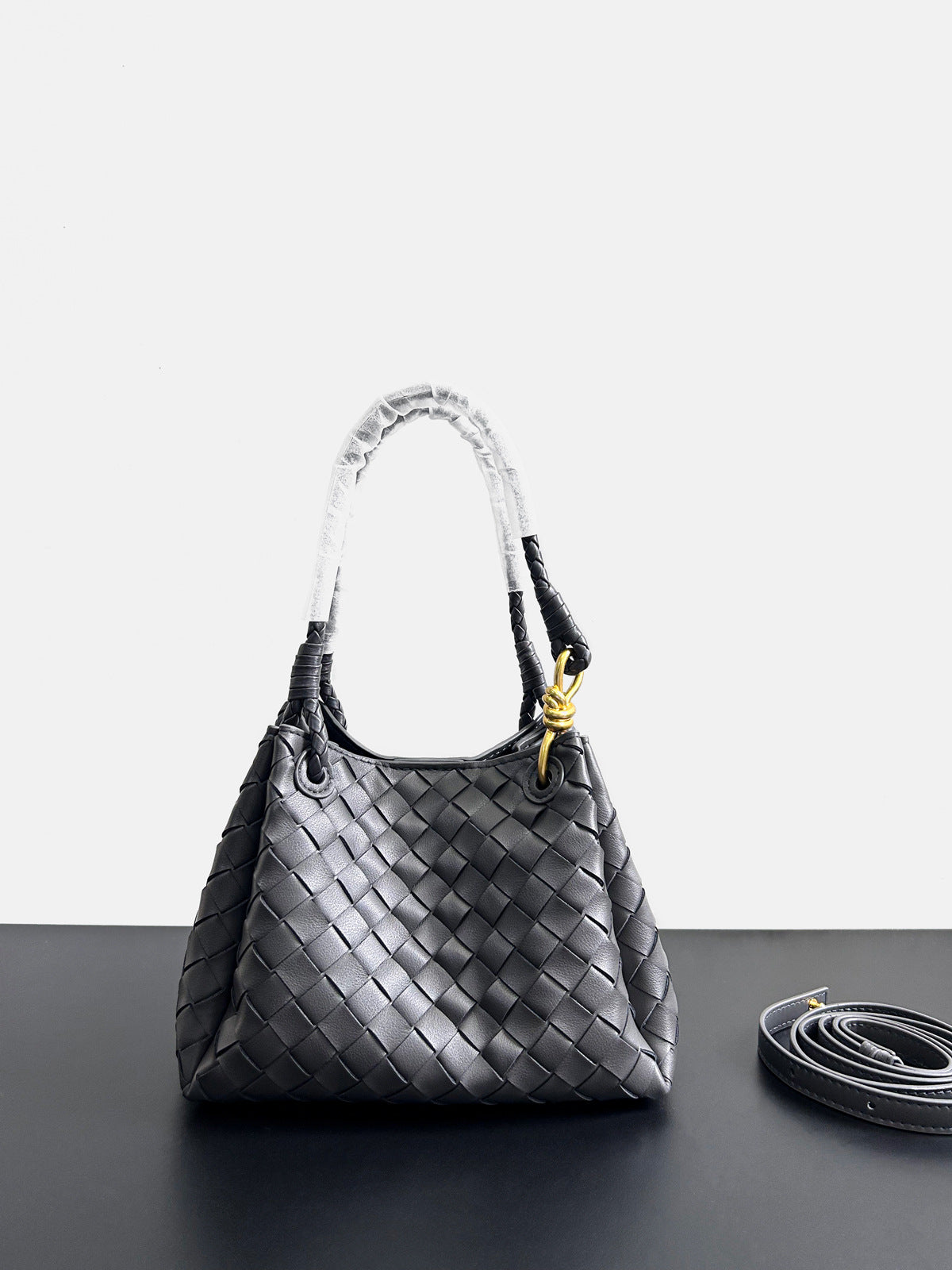 2024新款真皮编织降落伞包舒淇同款手提菜篮子大容量牛皮水桶包