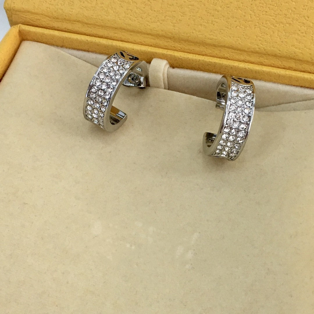 芬家新款满天星满钻耳环女高级感个性气质轻奢风F字母耳钉