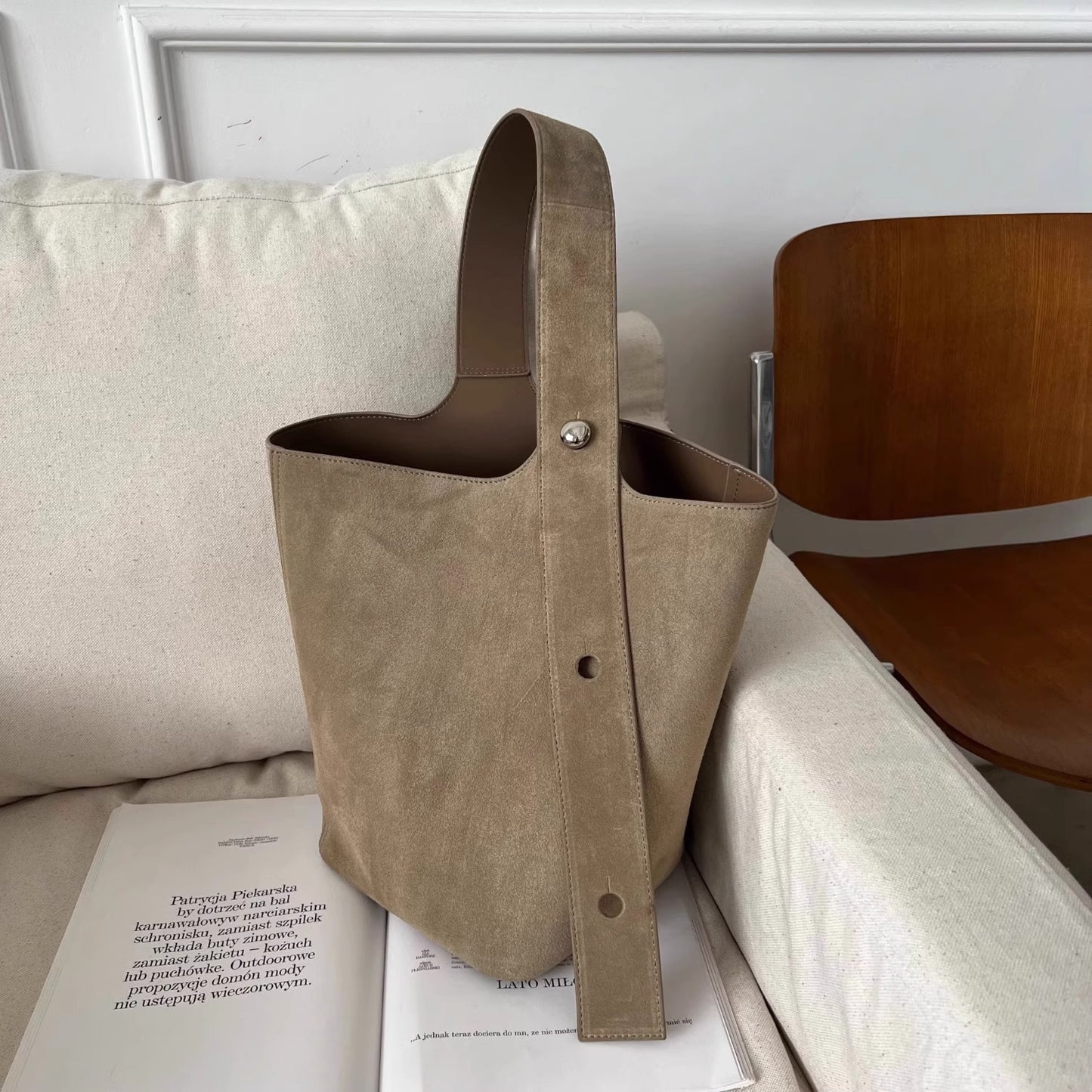 流浪风磨砂牛皮通勤ins水桶包大容量托特包休闲百搭单肩包包批发