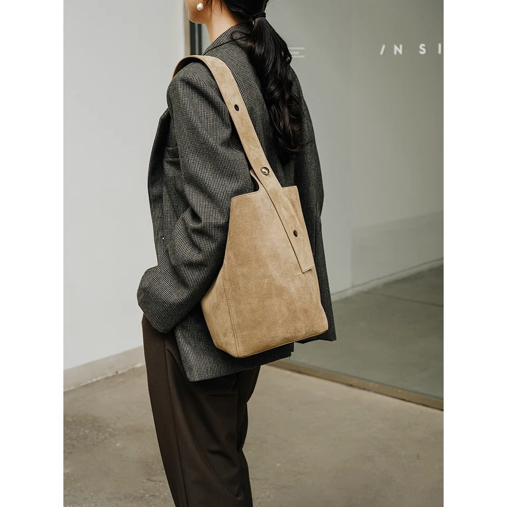 流浪风磨砂牛皮通勤ins水桶包大容量托特包休闲百搭单肩包包批发