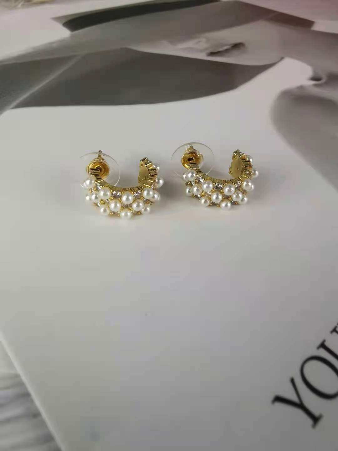 赛家新款耳环珍珠满钻C型甜美气质耳坠短款半圈复古港风珍珠耳钉