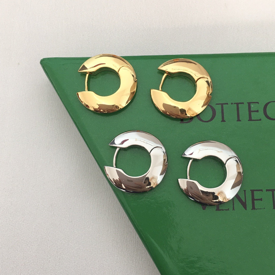 BV家21新款环形耳环女耳扣高级感时尚光面欧美气质圆圈耳圈耳环