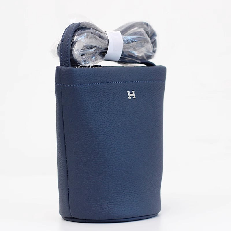 软头层牛皮托特水桶包简约高级时尚真皮单肩斜挎拉链小包包女包潮