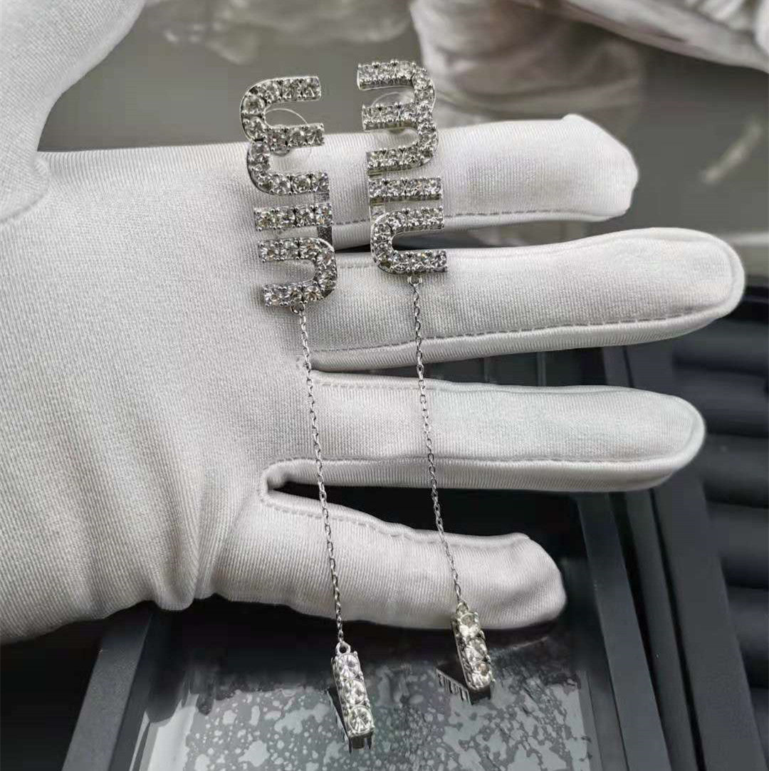 新款缪家耳环字母满钻MIU字母水晶女气质时尚水钻耳坠长款耳线