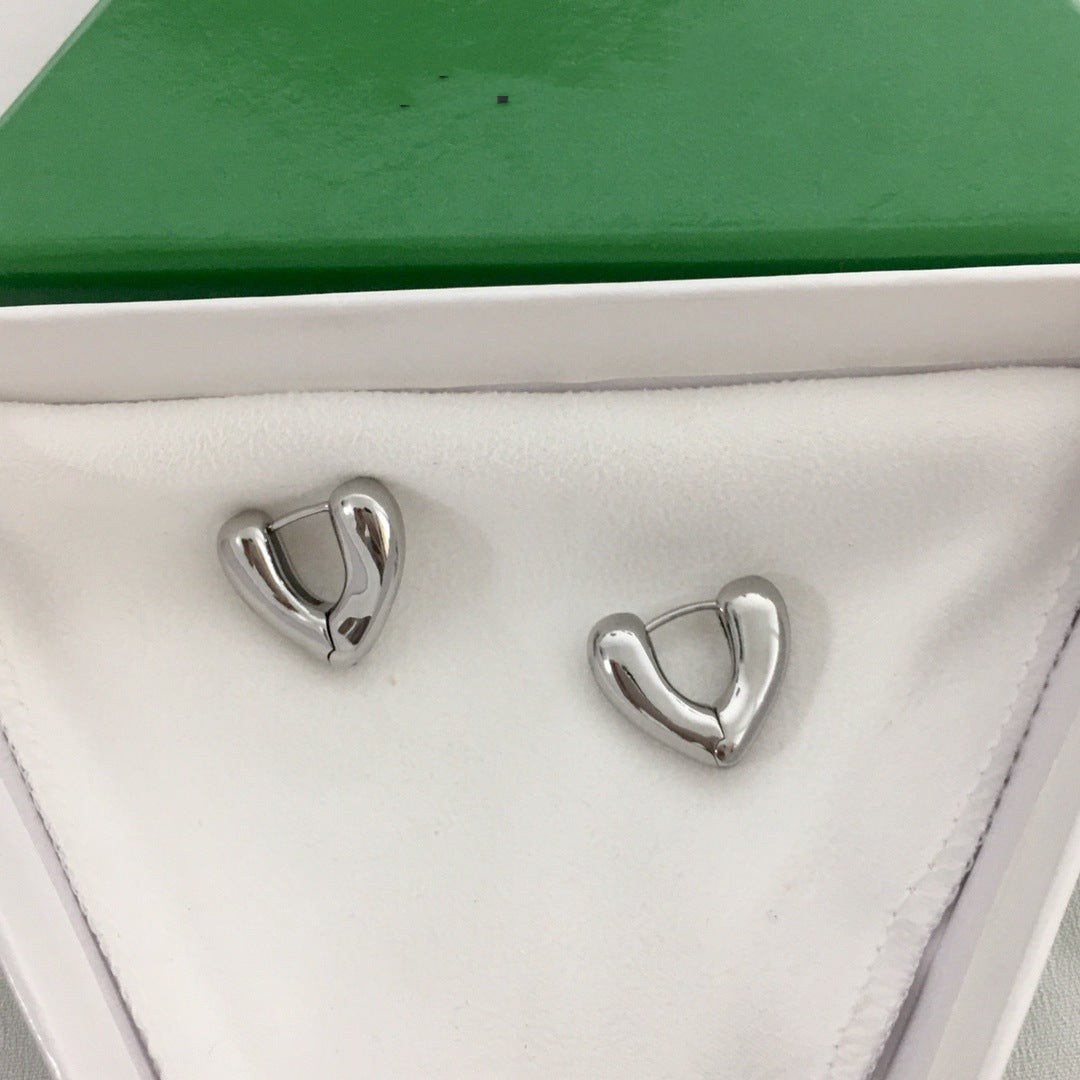 Bv22新款新款V型光面耳环女高级感气质港风几何形大耳扣