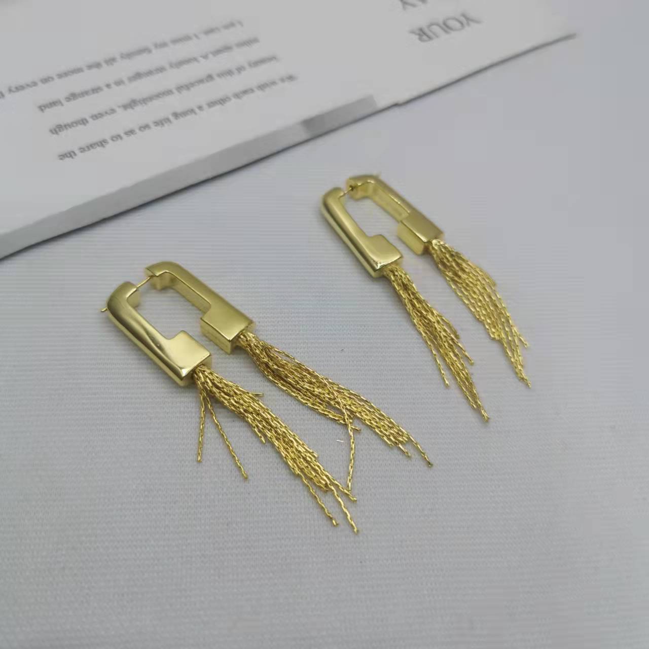 赛家21新款几何形流苏耳钉女高级感气质光面CELI风长款不规则耳环