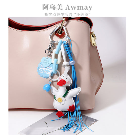 跨境热销爆款可爱呆萌PU皮革小鸭子包包挂件酒瓶盖金属铃铛挂饰