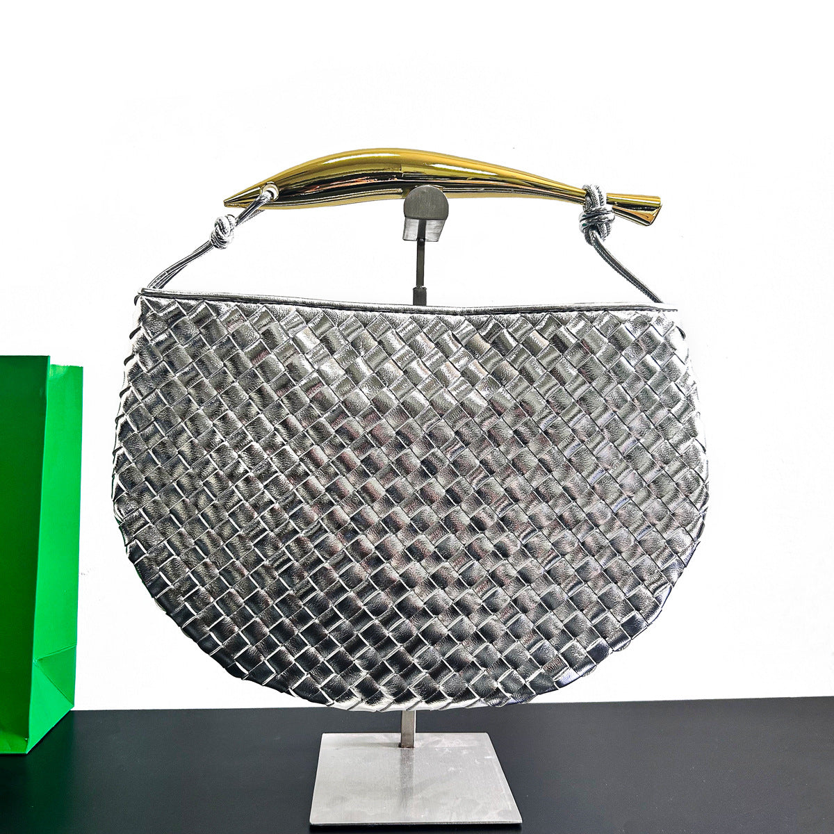 物著设计大金属手把编织饺子包2023手拎包真皮手提包宽肩带水桶