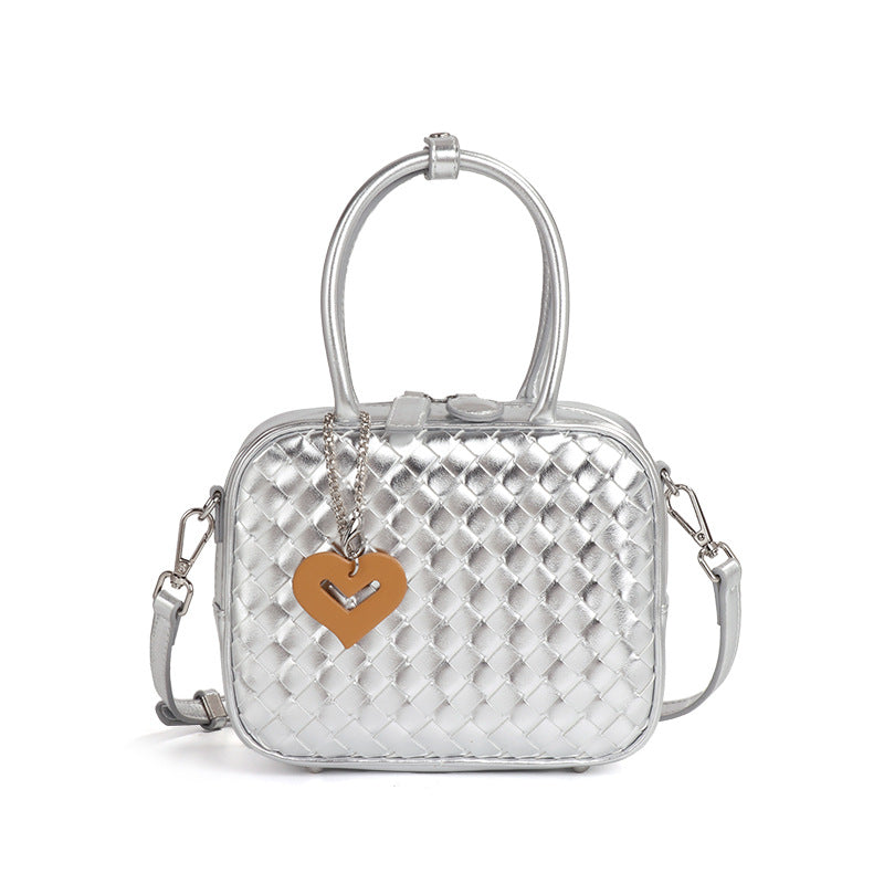 甜妹时尚斜挎女包爱心挂件手拎包化妆包轻便大容量编织单肩枕头包