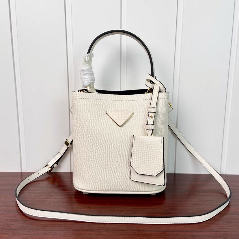 P家杀手mini水桶包韩版十字纹牛皮手提包时尚斜挎单肩包一件代发