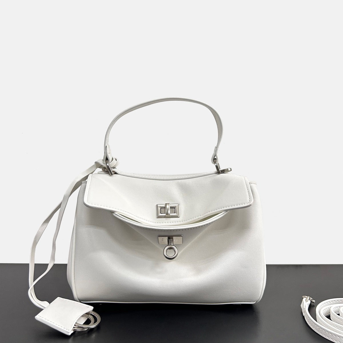 大气时尚锁扣牛皮女包2024新款链条轻便质感洋气真皮全皮斜挎包包