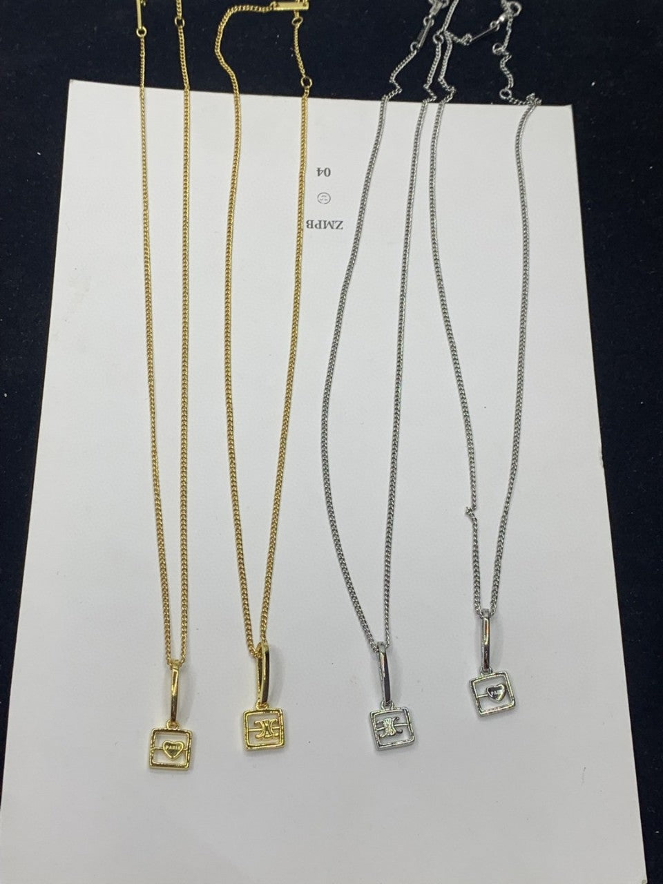 赛林家22新款方框凯旋门灵动项链女高级感气质光面爱心锁骨链