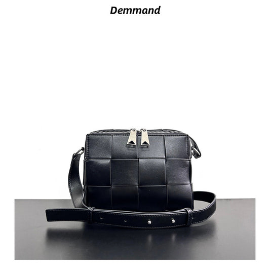 2023秋季新款极简经典大块编织双拉链开合时髦百搭单肩斜挎相机包