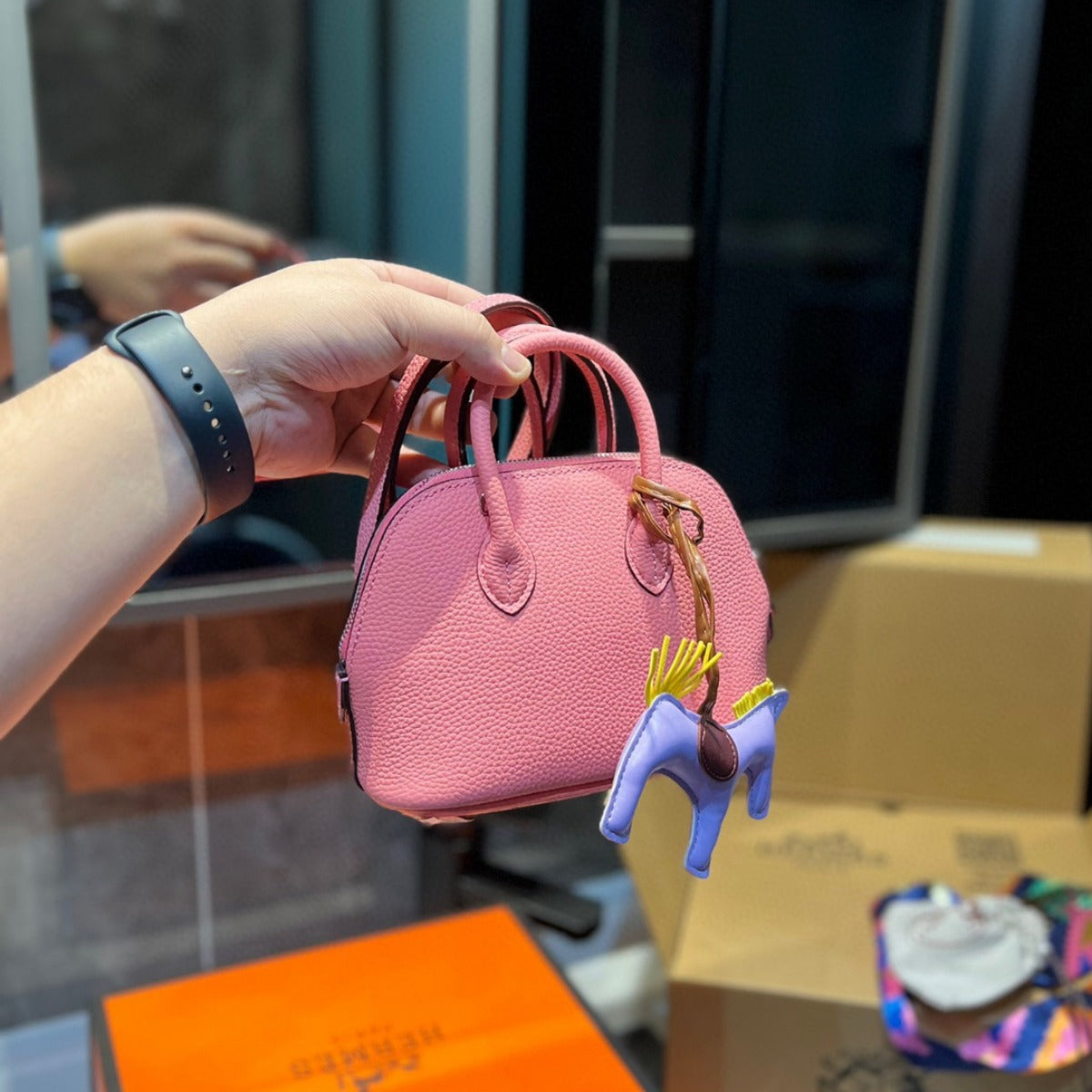 大牌仿牌 真皮贝壳包斜挎百搭保龄球包时尚通勤手提女包无痕代发