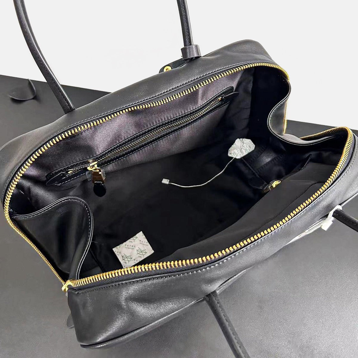 小设计大容量公文包2024新款复古美拉德手提斜挎大包气质单肩包