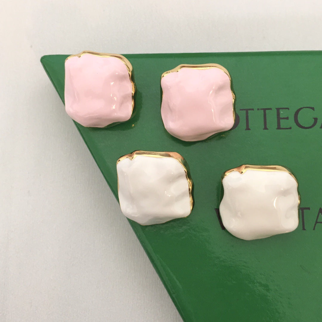 BV家21新款方形几何形珐琅耳钉女高级感气质粉色白色棉花糖耳环