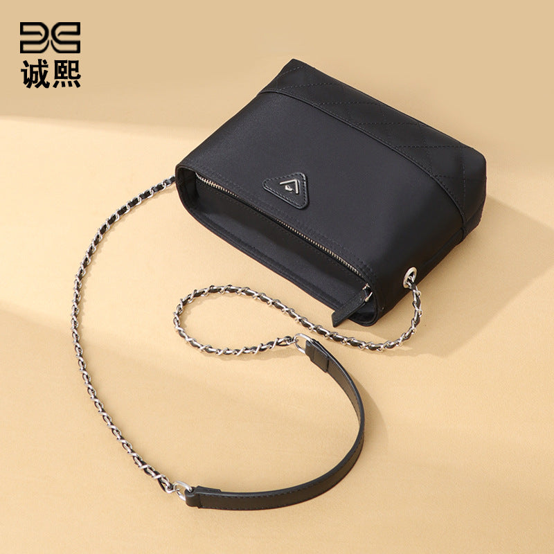 跨境风潮大容量单肩包时尚链条百搭通勤斜挎质感实用防水小方包女