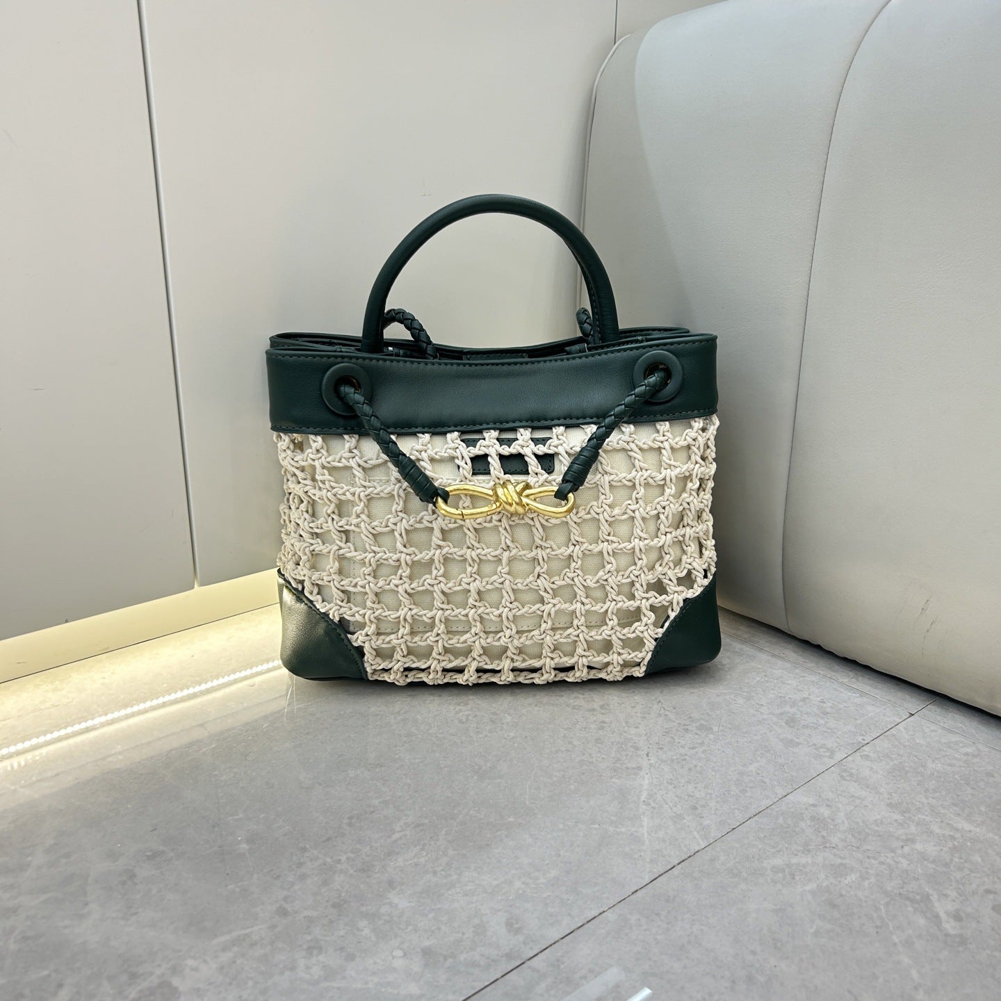 速卖通2025爆款拉菲草金属蝴蝶结托特包简约撞色手拎斜挎托特包包