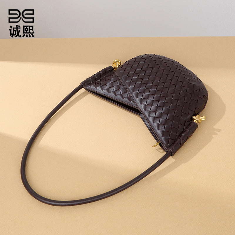 编织包包女大容量软皮质感手提包时尚通勤单肩包时尚马卡龙腋下包