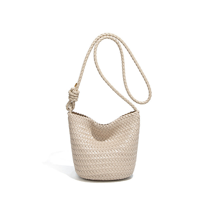 2025新款复古潮流单肩腋下包大容量斜跨水桶包质感手工编织包包女