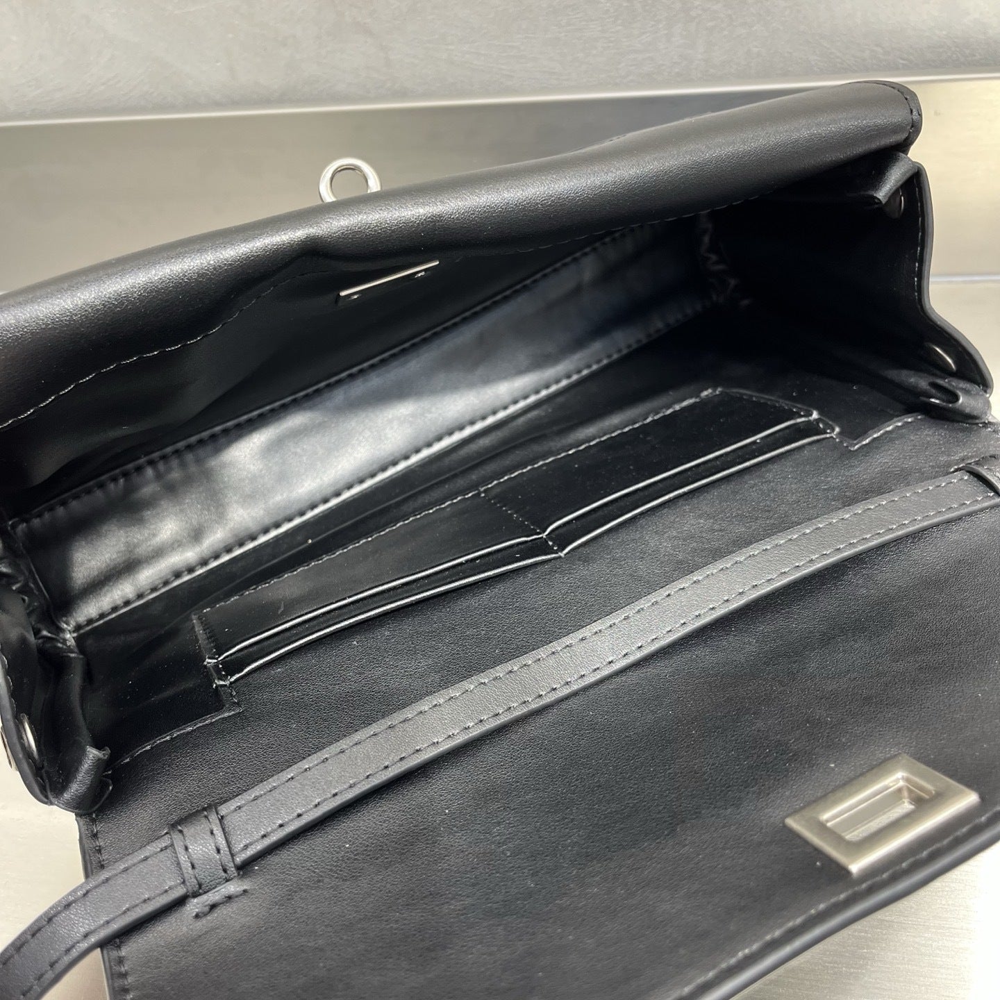 小众真皮包包 25春夏新款 里外头层小牛皮 可肩背手拎 容量可观