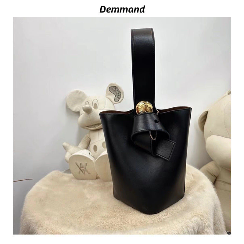 女包包复古2023新款时尚韩版女复古风秋冬潮包大容量港风学生大包