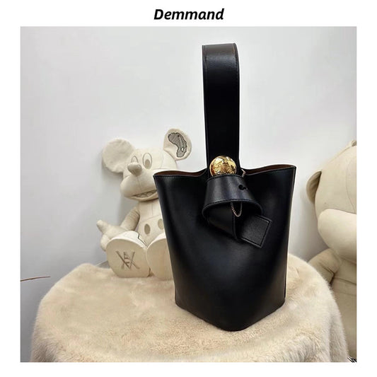 女包包复古2023新款时尚韩版女复古风秋冬潮包大容量港风学生大包