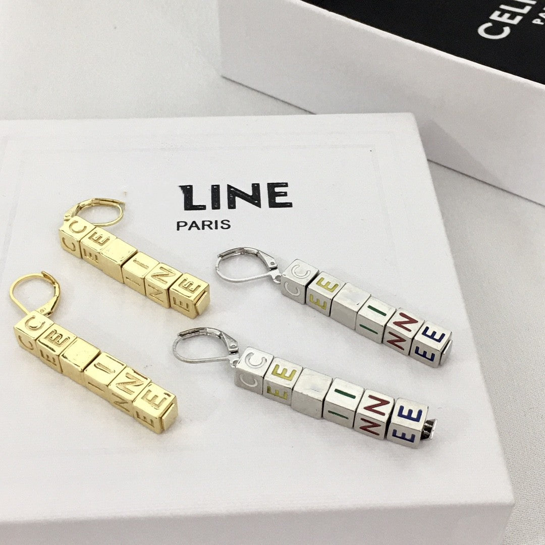 赛林家新款方块字母耳环女高级感个性气质骰子吊坠CEL风珐琅耳扣