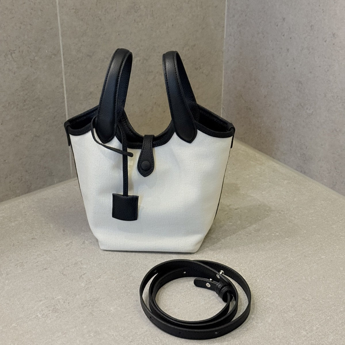 时尚女士单肩包潮流PU皮包轻便户外逛街手提包大容量斜挎软皮背包