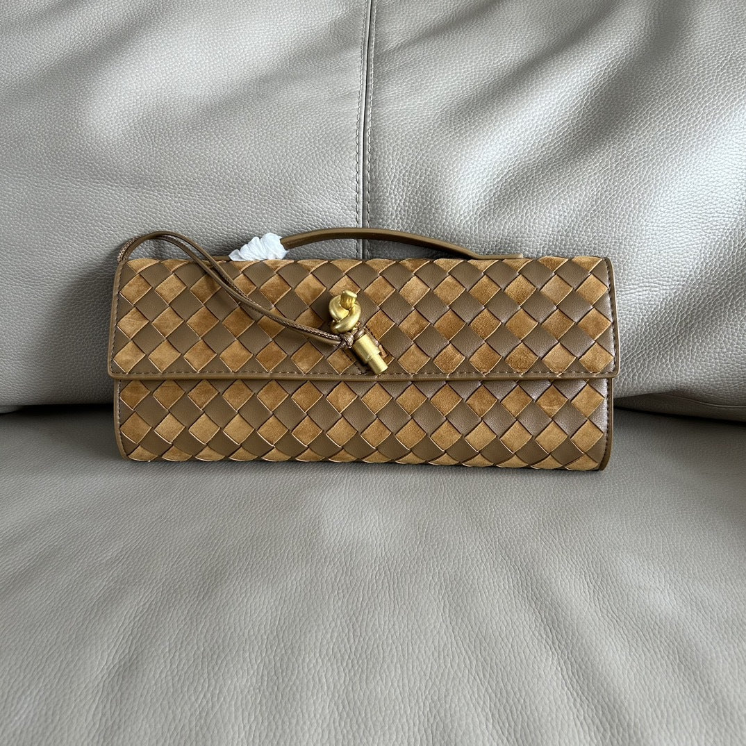 2024高级感真皮通勤法棍包秋冬百搭斜挎包女大容量菱格编织腋下包