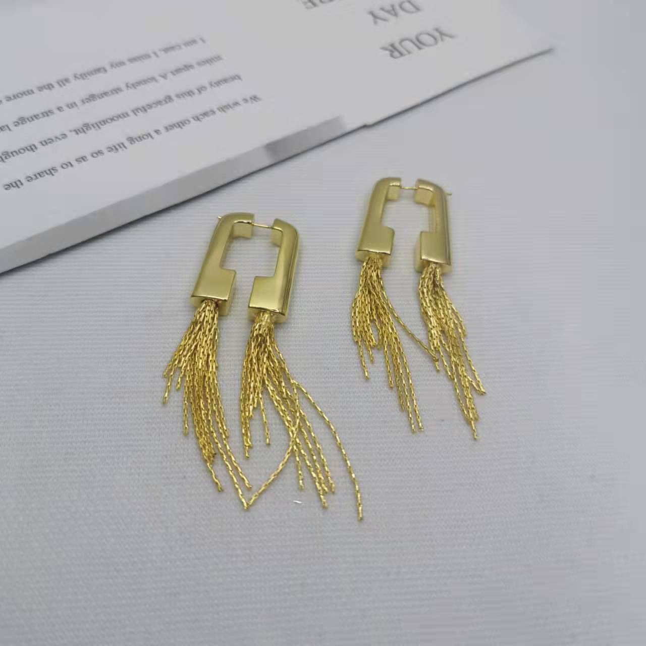 赛家21新款几何形流苏耳钉女高级感气质光面CELI风长款不规则耳环